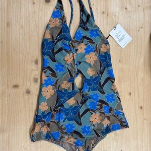 Acacia swimwear Kokomo in Shikoku